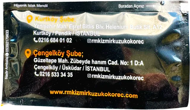RMK İzmir Kuzu Kokoreç logolu 7 × 12 cm baskılı ıslak mendil ambalajı — iletişim yüzü
